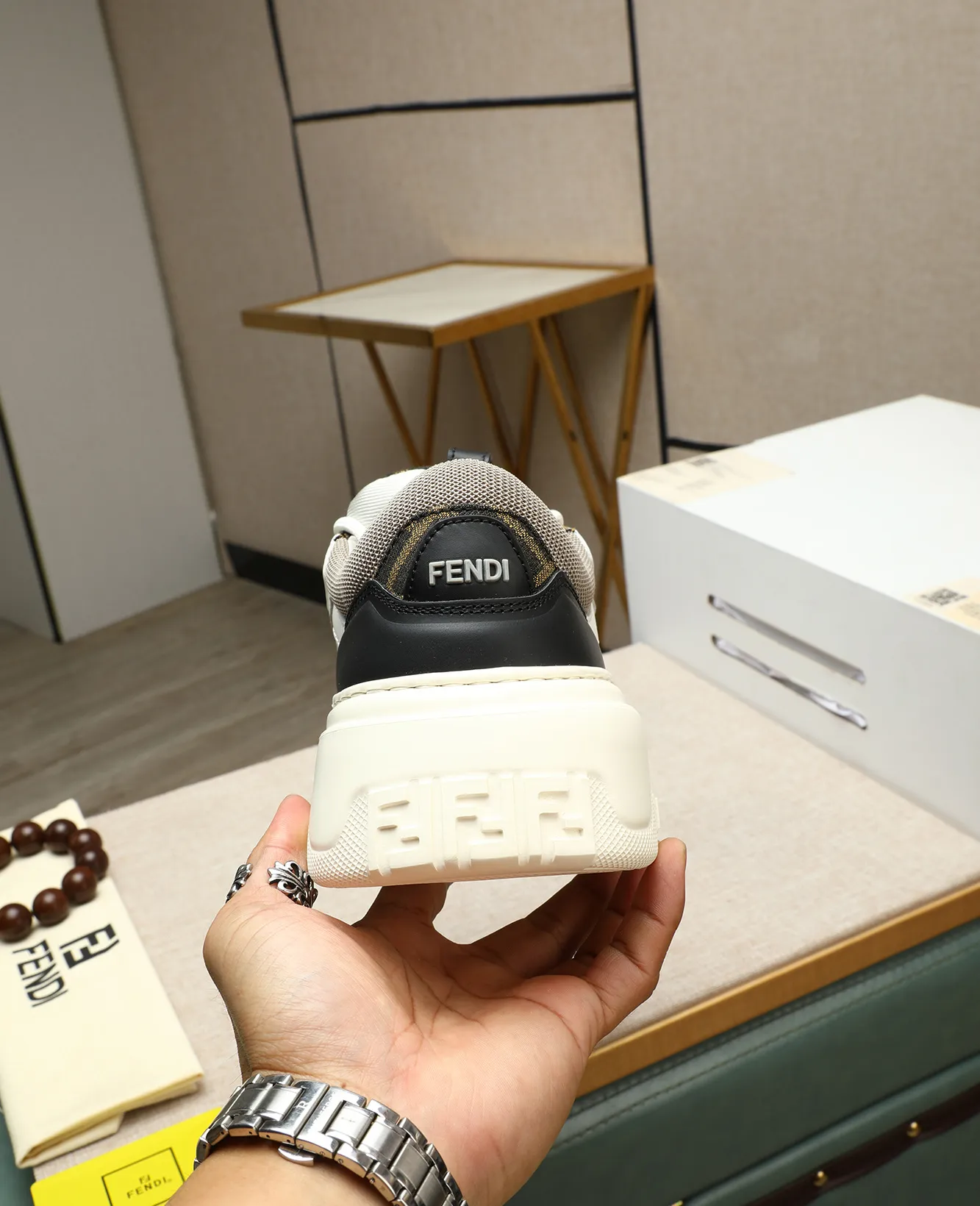 Men's shoes 💰760 [FENDI] Fendi - High-end quality original casual sports shoes - Upper: Nappa calfskin, pebbled calfskin, tongue and heel; injection molded brand logo plastic module - Lining: brand canvas - Outsole: ultra-light TPR foam·rubber; molded outsole -Super high quality control·Fine workmanship: highlighted (high-end·luxury·grade) -Size :39-44 (38, 45, can be customized)